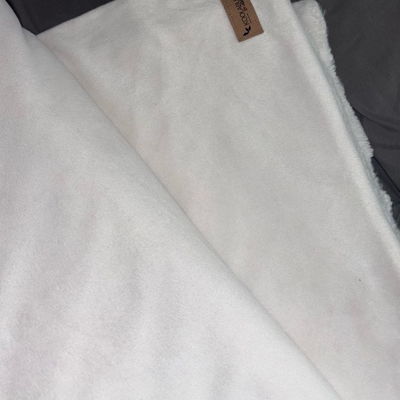 Koolaburra by Ugg Faux Fur Throw - Picture 4 of 10